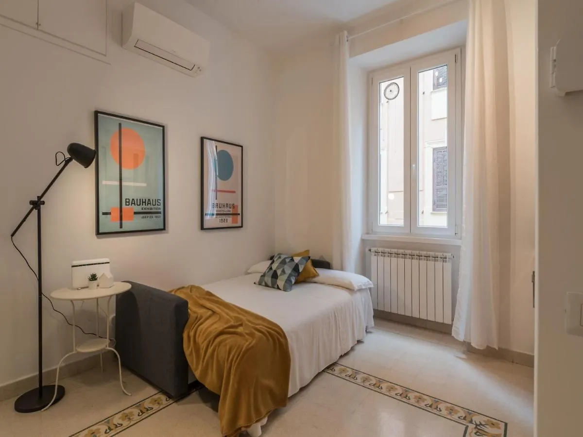 The Best Rent - Sunny Three-Bedroom Apartment Near Ottaviano Metro Stop Rome