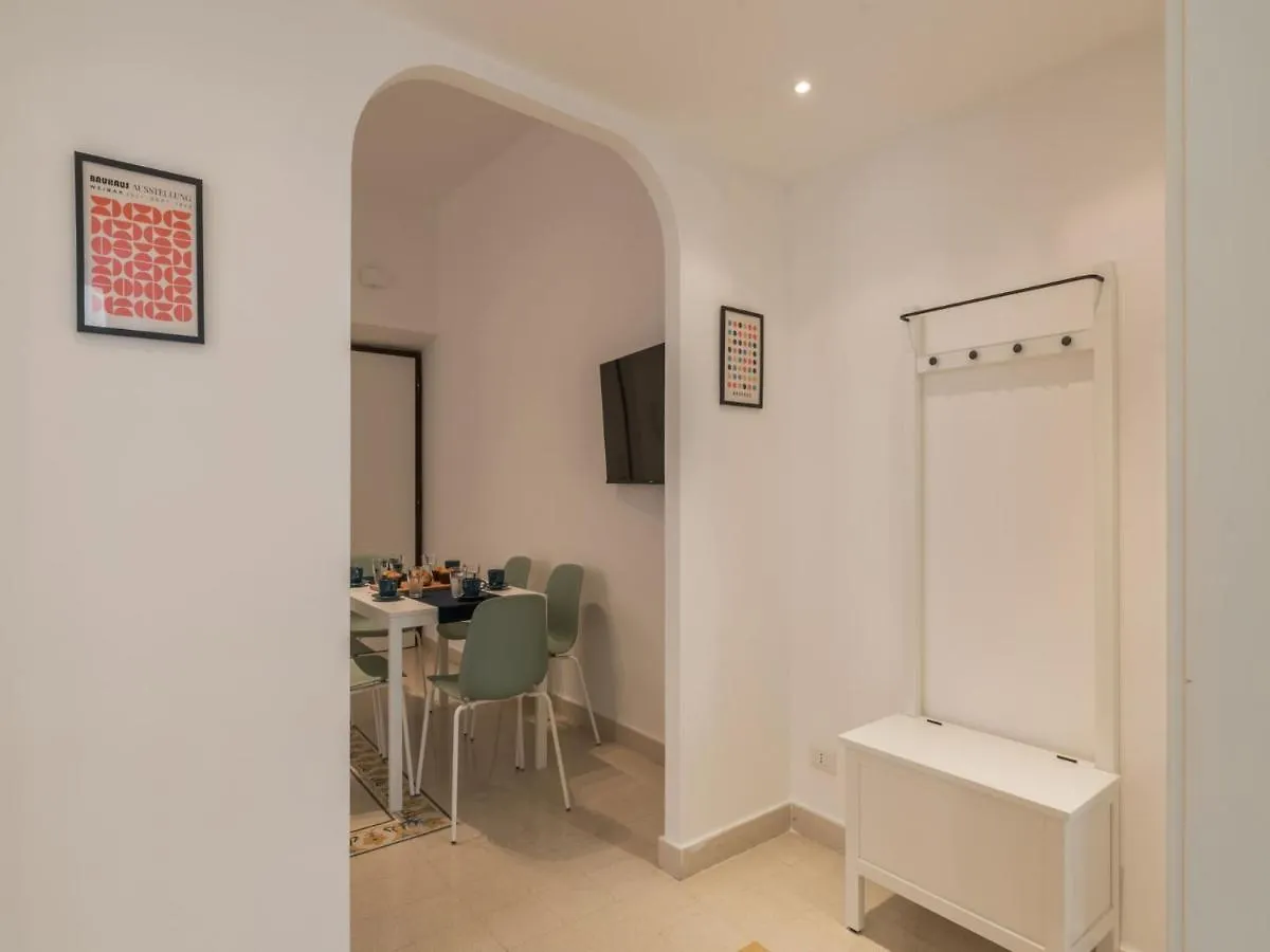 The Best Rent - Sunny Three-Bedroom Apartment Near Ottaviano Metro Stop Rome