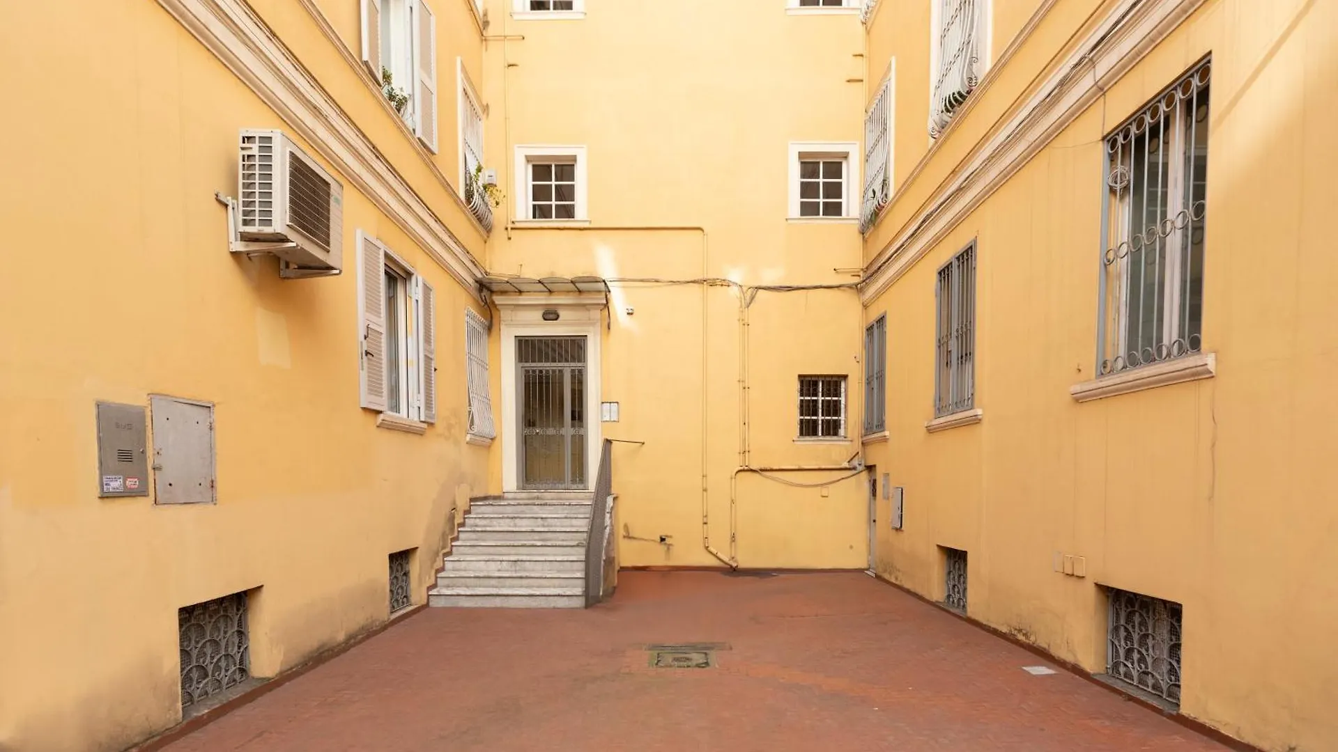 The Best Rent - Sunny Three-Bedroom Apartment Near Ottaviano Metro Stop Rome Italy