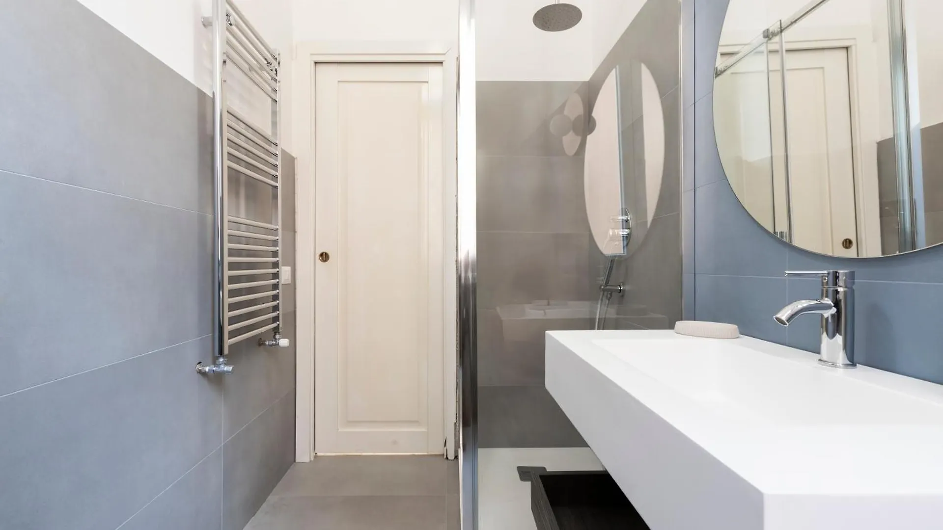 The Best Rent - Sunny Three-Bedroom Apartment Near Ottaviano Metro Stop Rome Italy