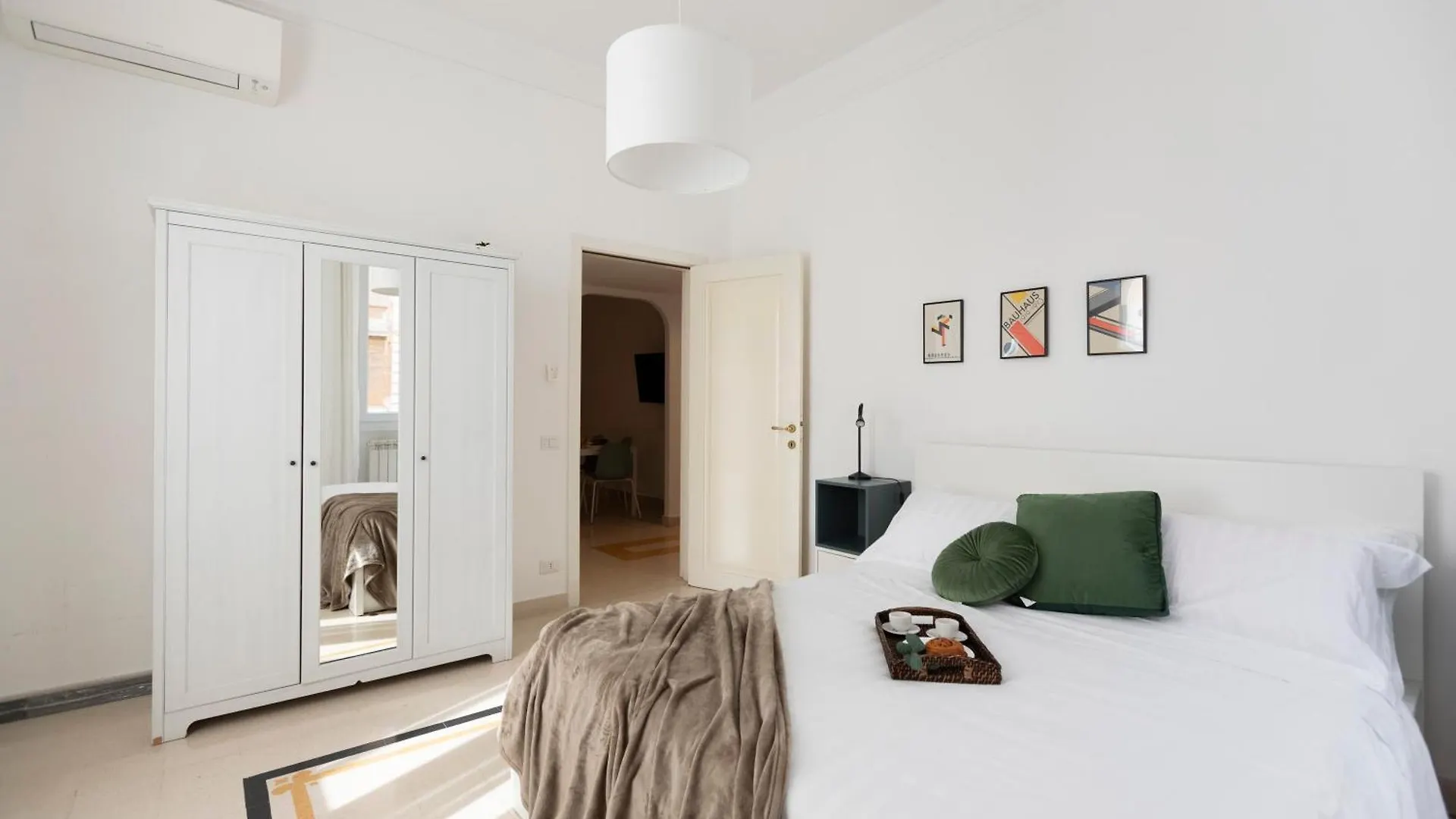 The Best Rent - Sunny Three-Bedroom Apartment Near Ottaviano Metro Stop Rome
