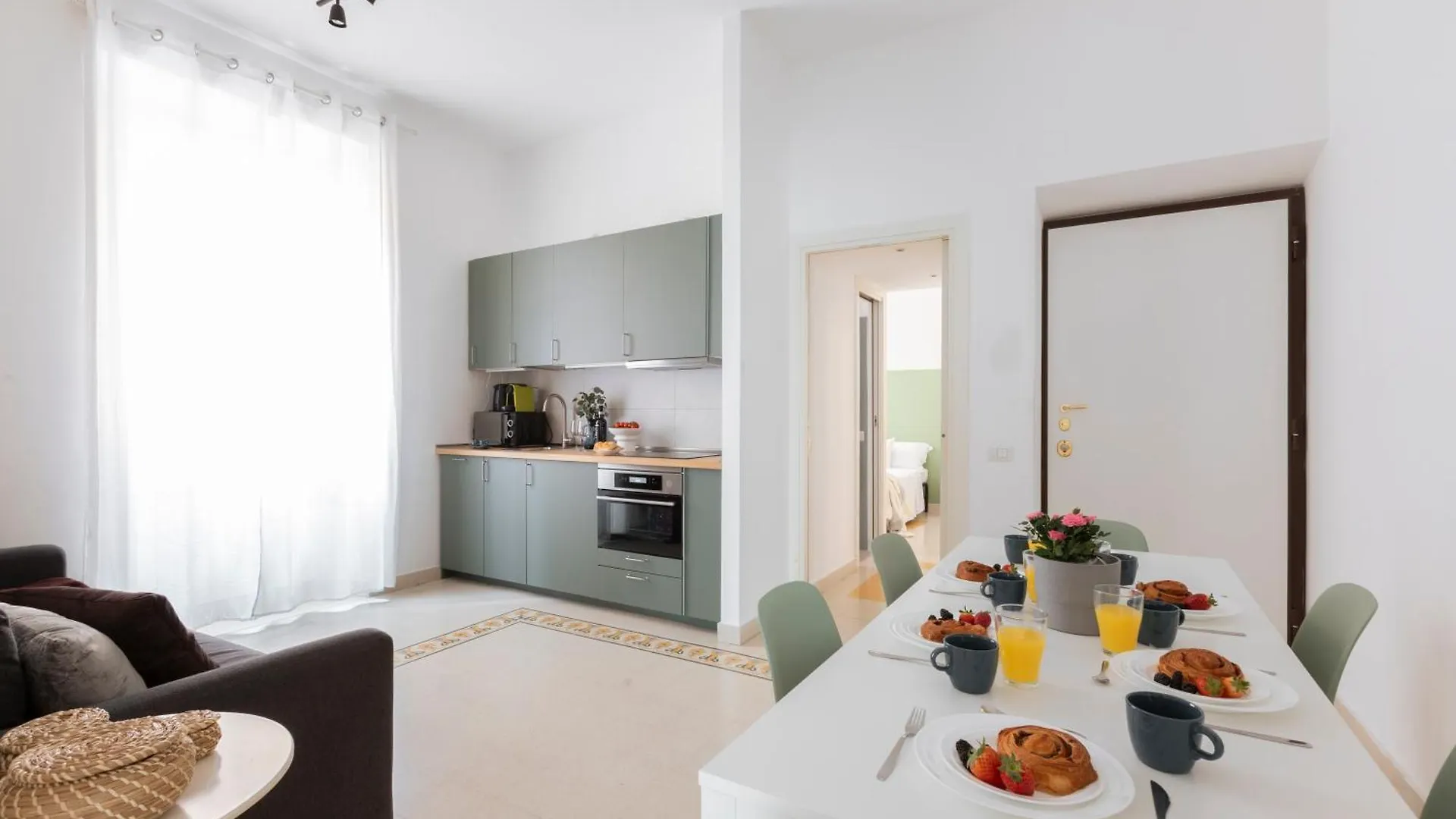 The Best Rent - Sunny Three-Bedroom Apartment Near Ottaviano Metro Stop Rome