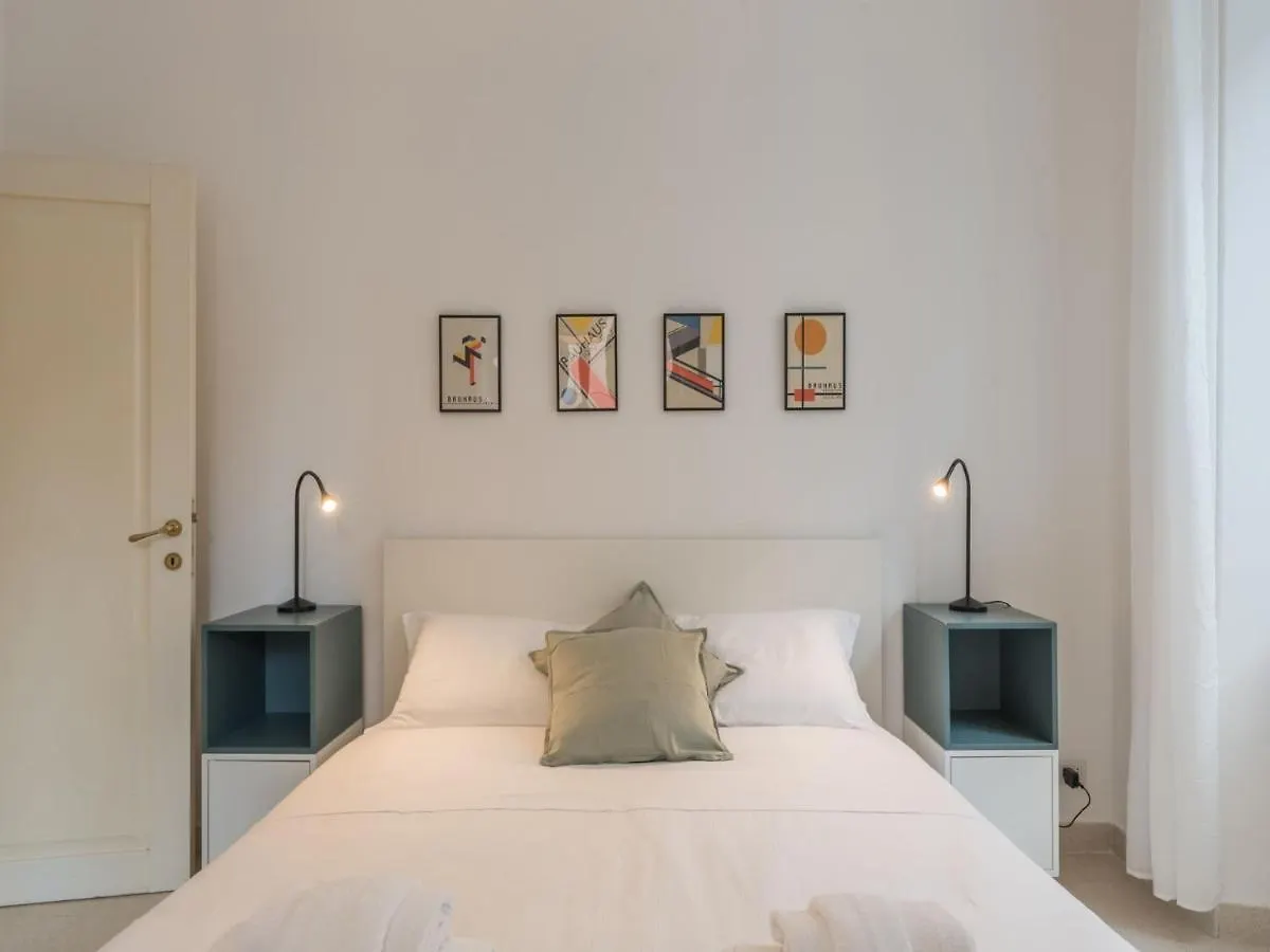 The Best Rent - Sunny Three-Bedroom Apartment Near Ottaviano Metro Stop Řím Itálie